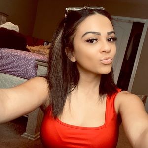 Meet your Posher, Kayla